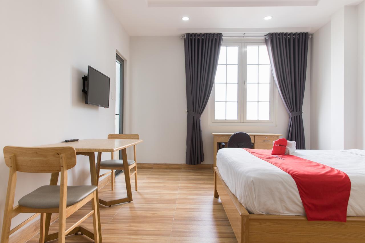 Reddoorz Premium Near E-Town Cidade de Ho Chi Minh Exterior foto