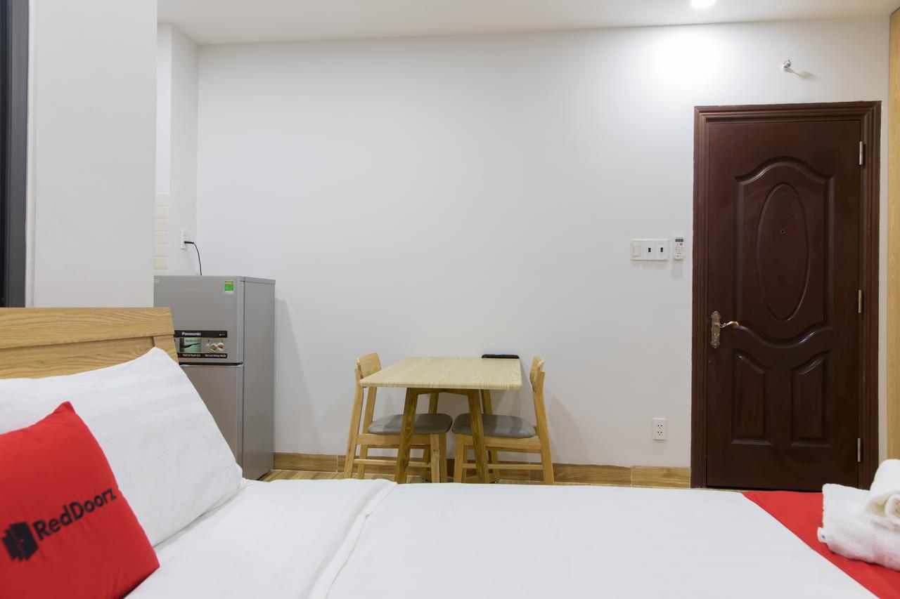 Reddoorz Premium Near E-Town Cidade de Ho Chi Minh Exterior foto