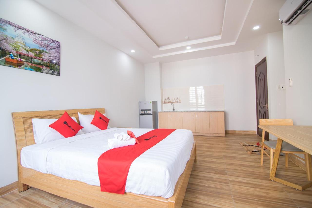 Reddoorz Premium Near E-Town Cidade de Ho Chi Minh Exterior foto